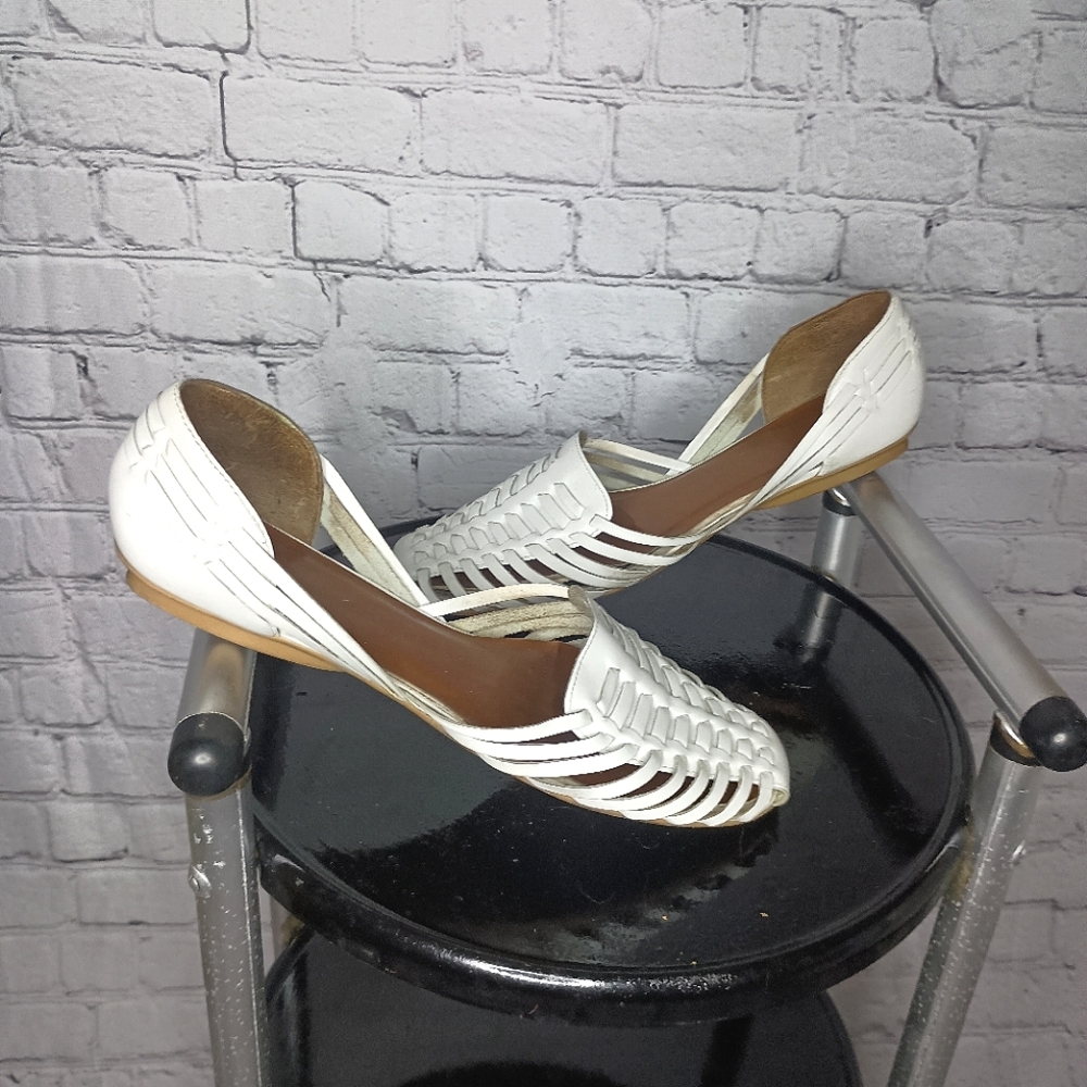 🖤White Huraches Woven Leather Flats